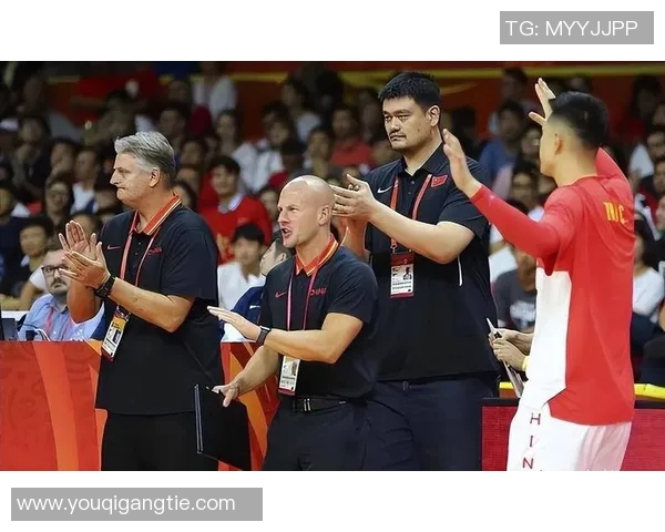 姚明重返上海引发热议球迷欢呼期待再创辉煌